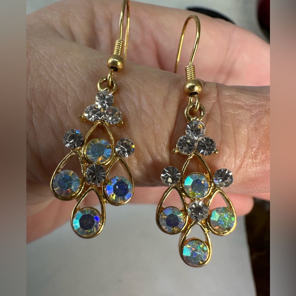 Dainty feminine goldtone drop rhinestone earrings
